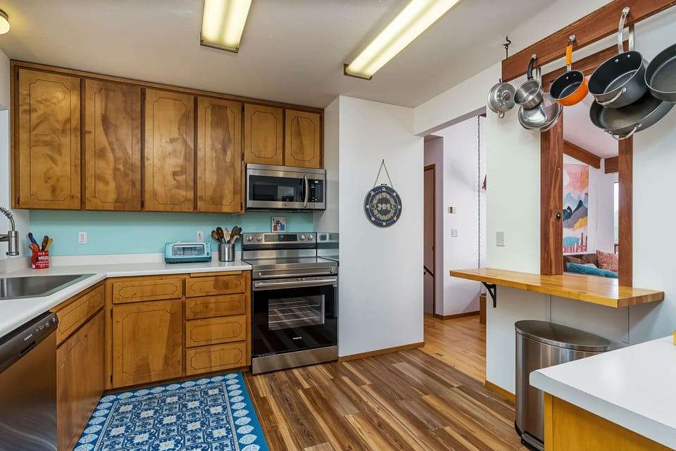 Indoors, Hardwood, Kitchen, Floor, Flooring