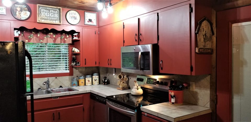 Kitchen has plenty of counter space & cabinets-Keurig & Coffee Maker