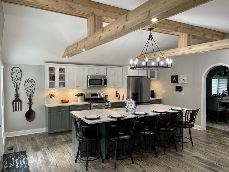 Kitchen-Extra Large Island 