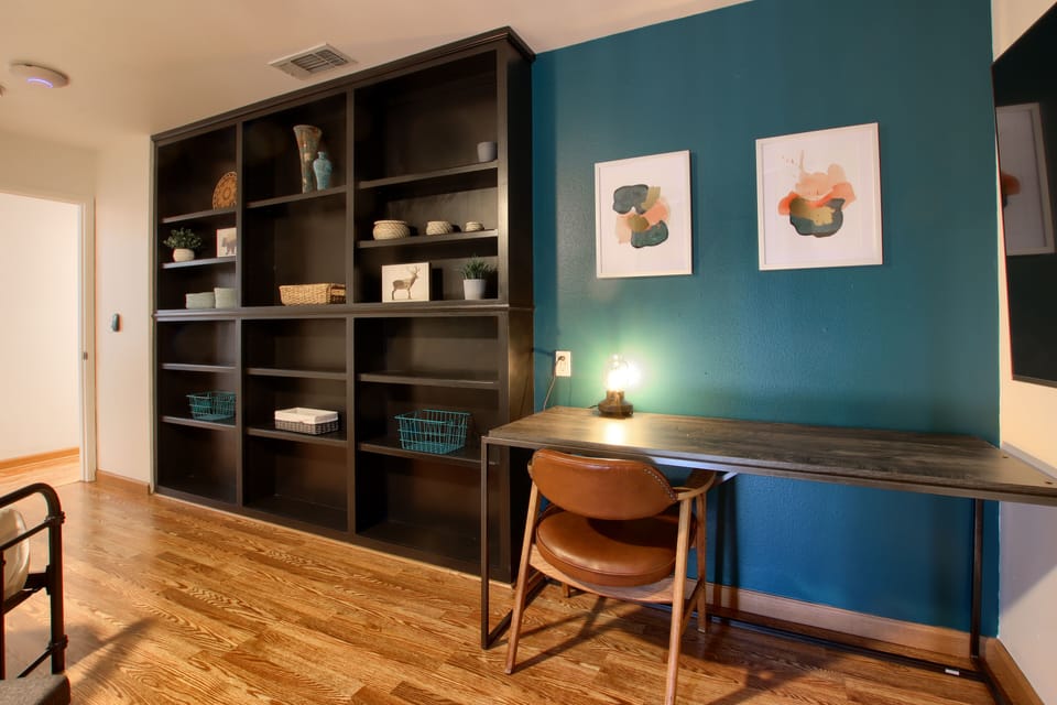 Bookshelf Room | Work Desk