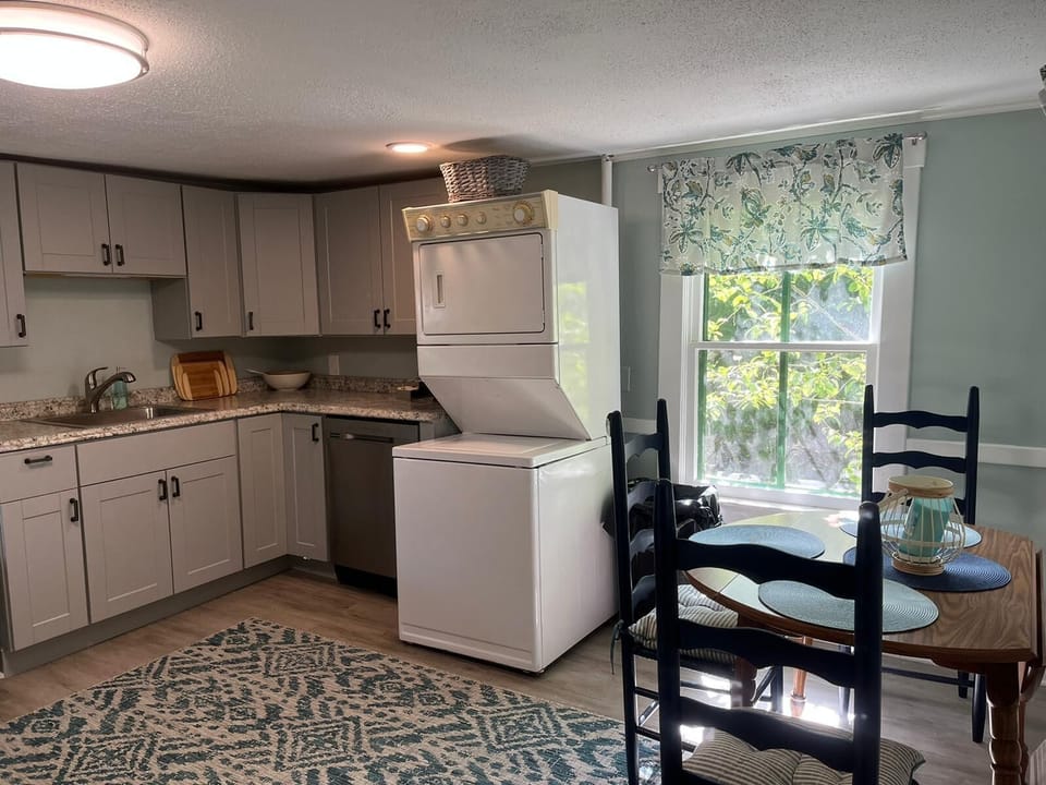 Kitchen with stackable washer/dryer