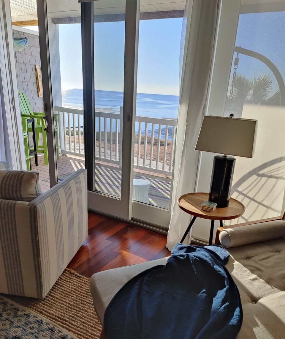 The view never ceases to amaze.  Thoughtfully placed swivel chairs to relax.