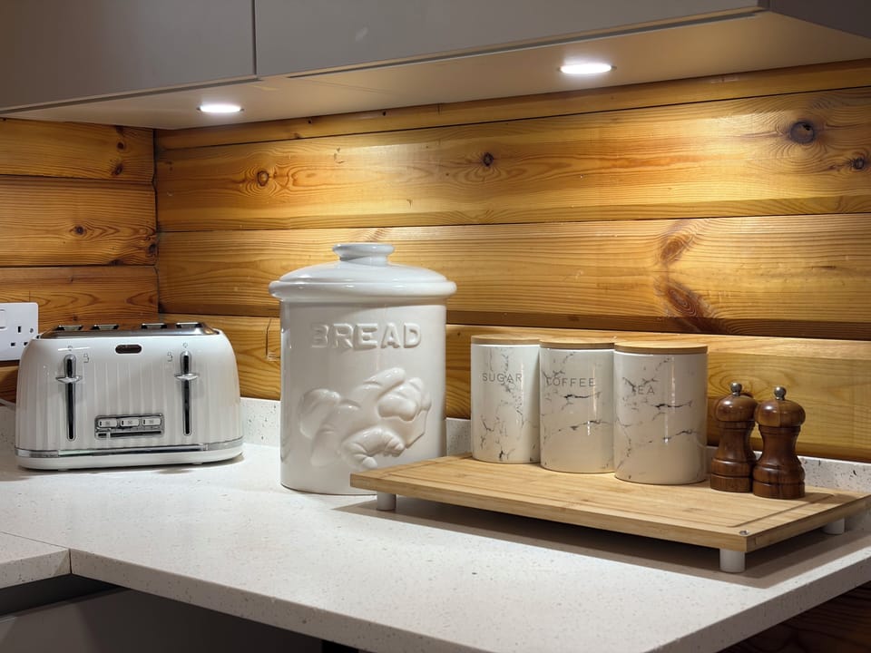 The kitchen comes fully equipped for all your cooking needs