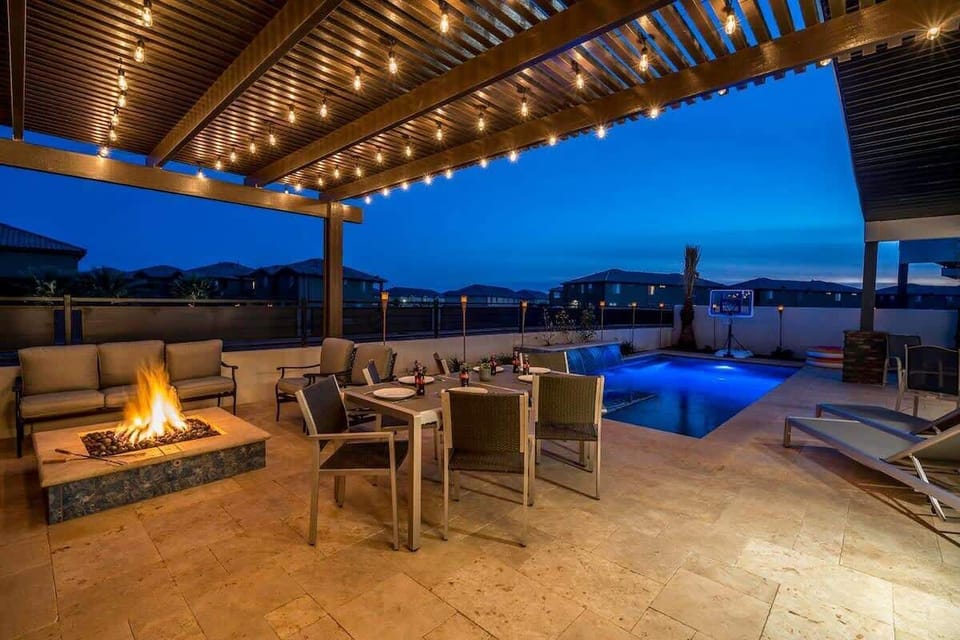 Nightlife at house #65