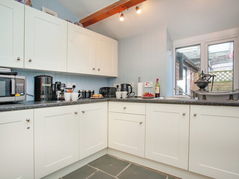 Kitchen area | Mews Cottage, Tintagel