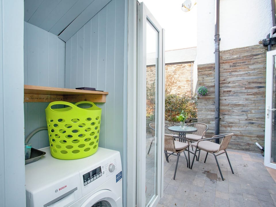 Kitchen area | Mews Cottage, Tintagel
