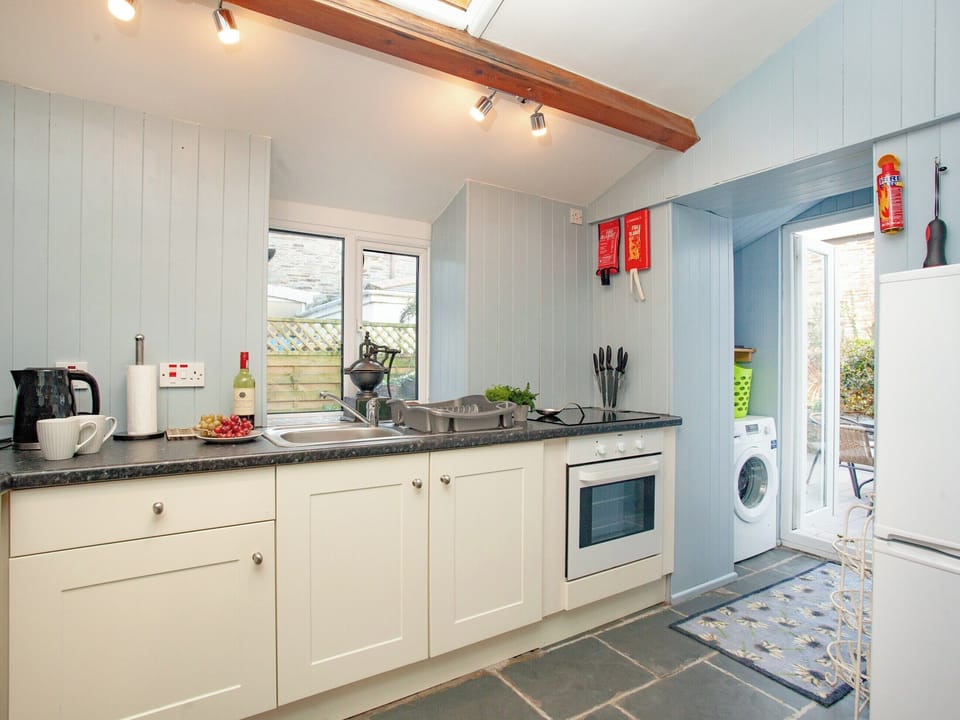 Kitchen area | Mews Cottage, Tintagel