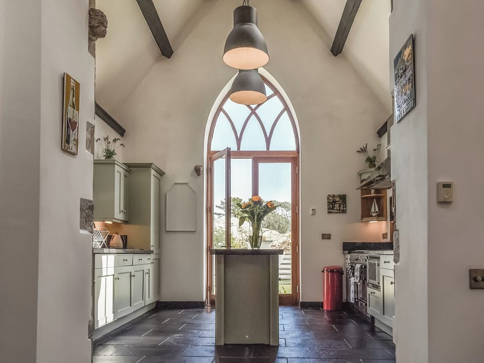 Kitchen | Sant Pedr, Amlwch