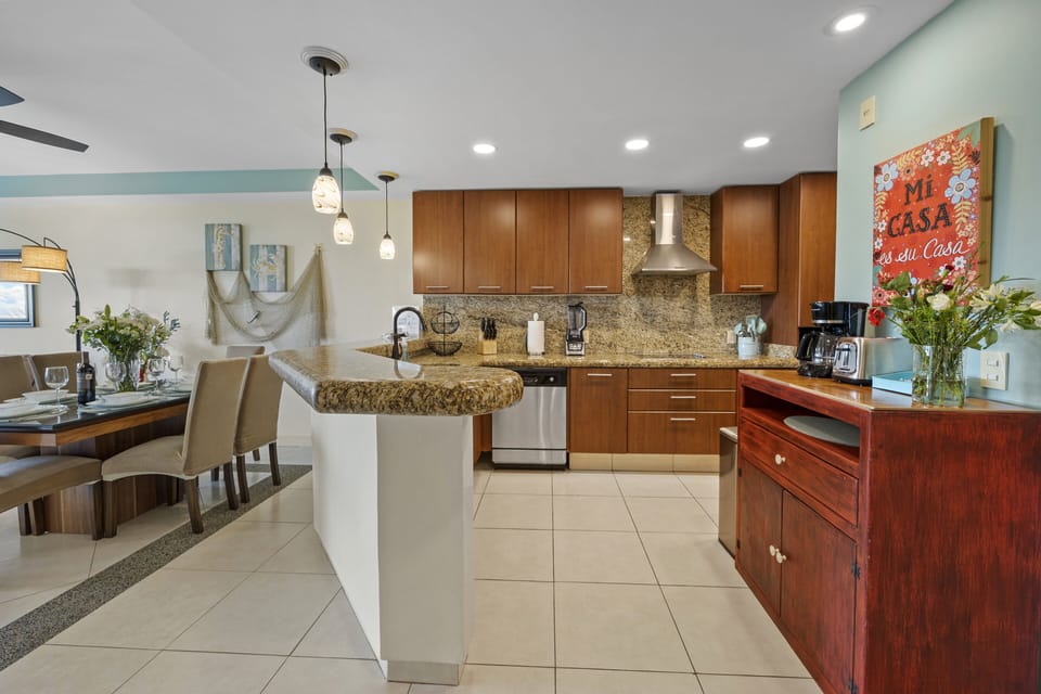 A quick look into the fully equipped kitchen