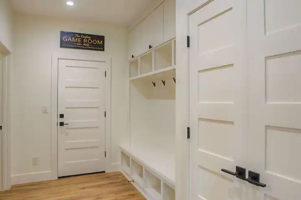 The home features a fully equipped, climate-controlled game for your enjoyment!