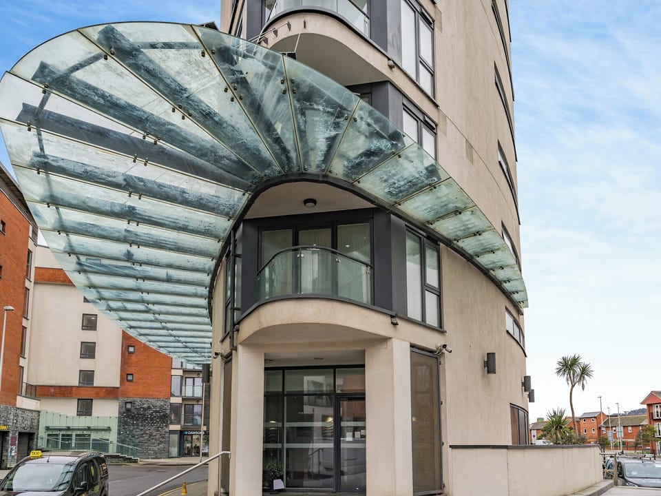 Exterior | Apartment 13 - Meridian Tower, Swansea