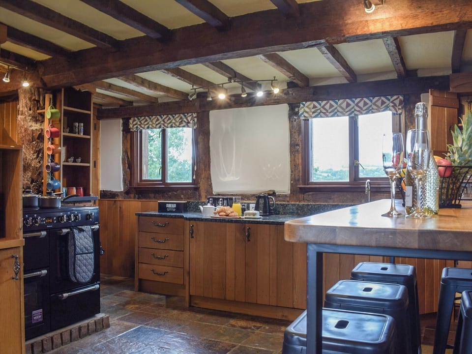 Kitchen | Ysgubor Hir, Trefeglwys, near Llanidloes