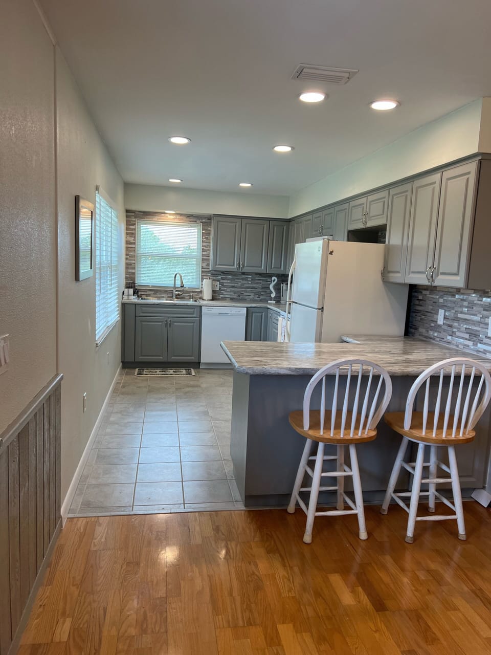 Counter seating