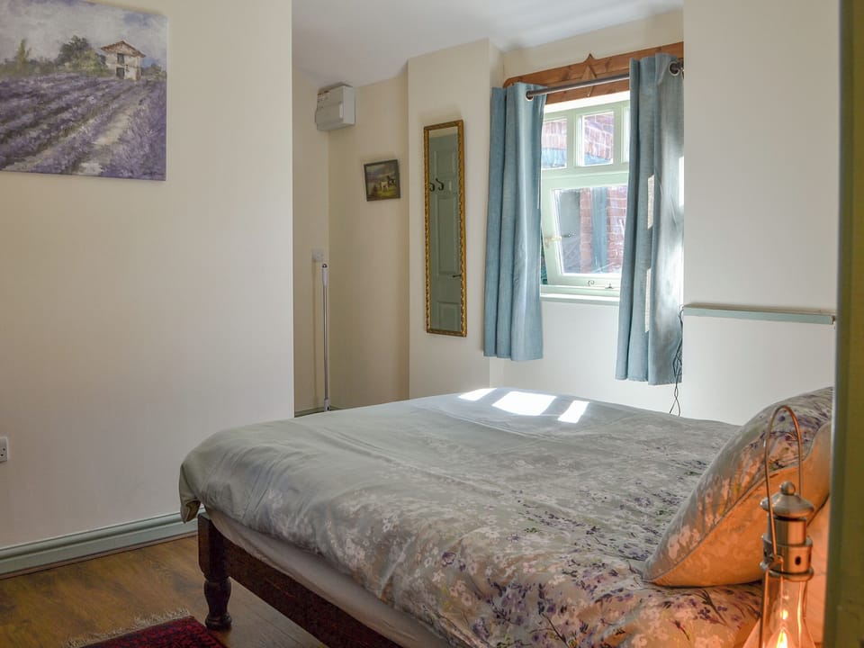 Double bedroom | Hazels Cottage - Whitehouse Farm Holidays, Hayton