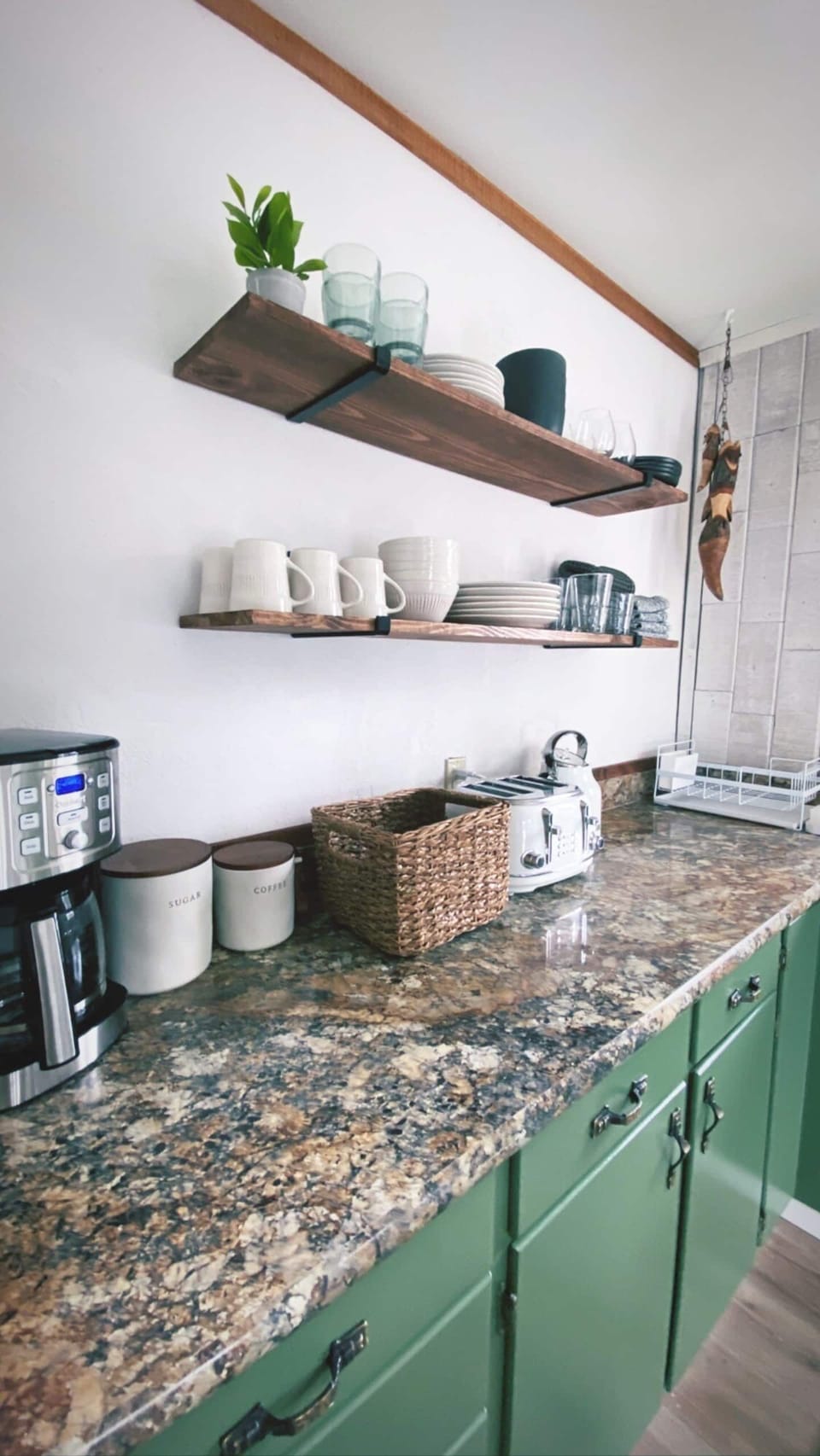 Kitchen Amenities