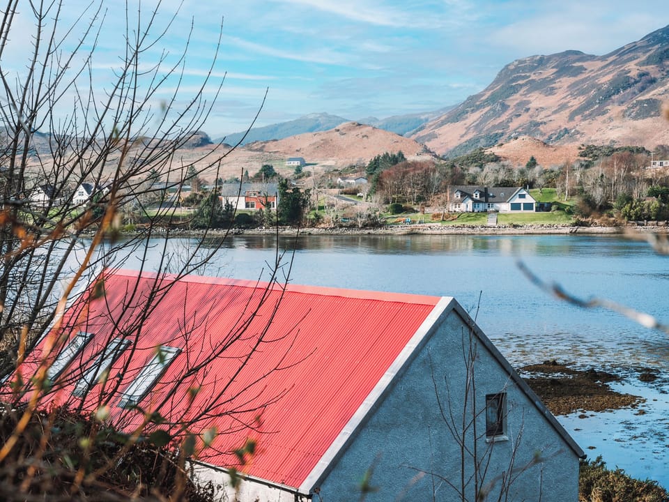 Surrounding area | An D&Atilde;&sup2;bhran - Dornie Croft, Dornie