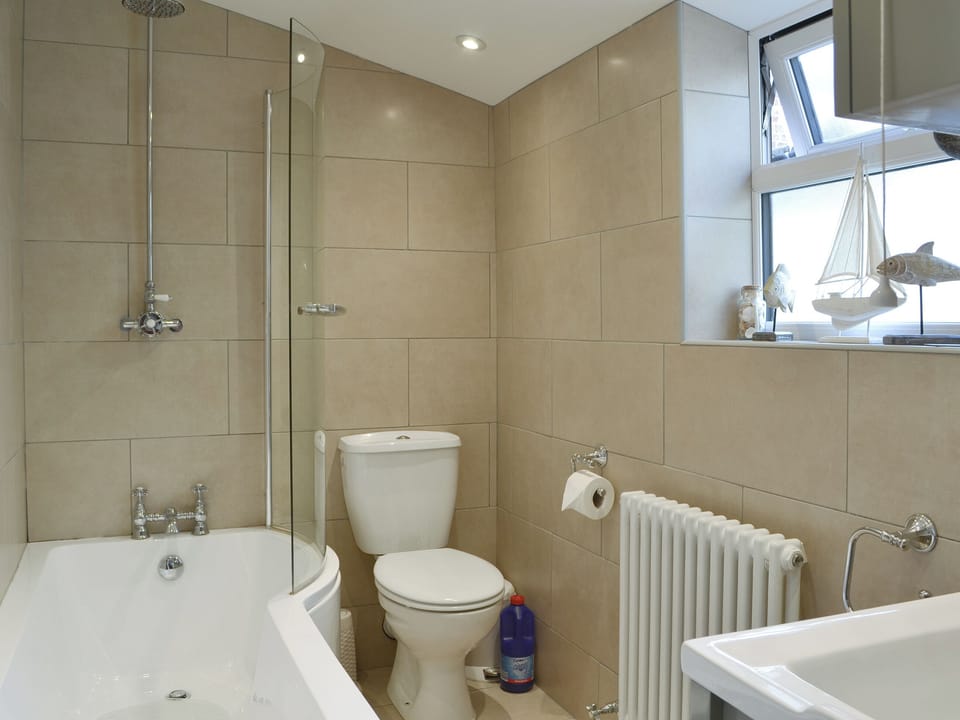 Bathroom | Molly&rsquo;s Place, Filey