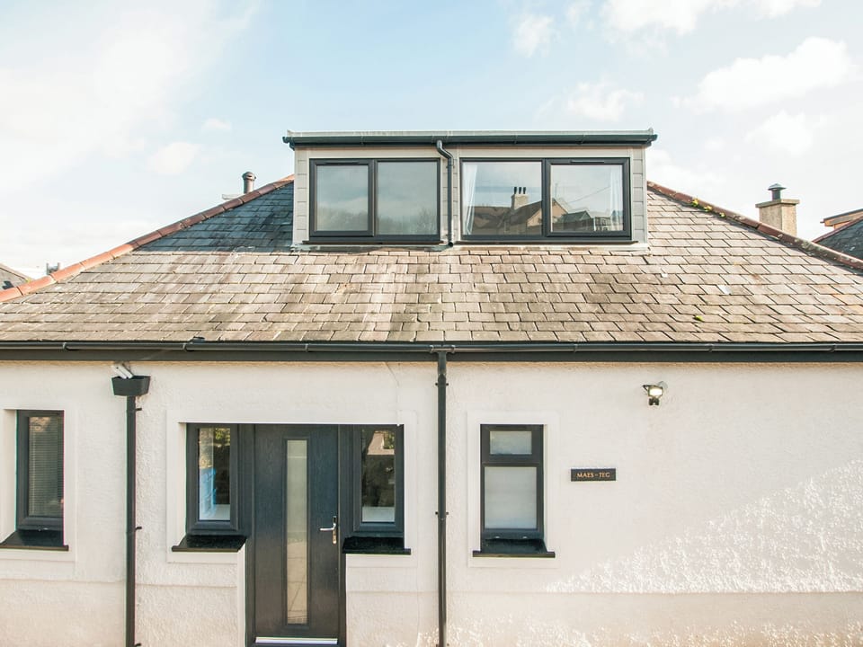 Exterior | Maes Teg, Pwllheli