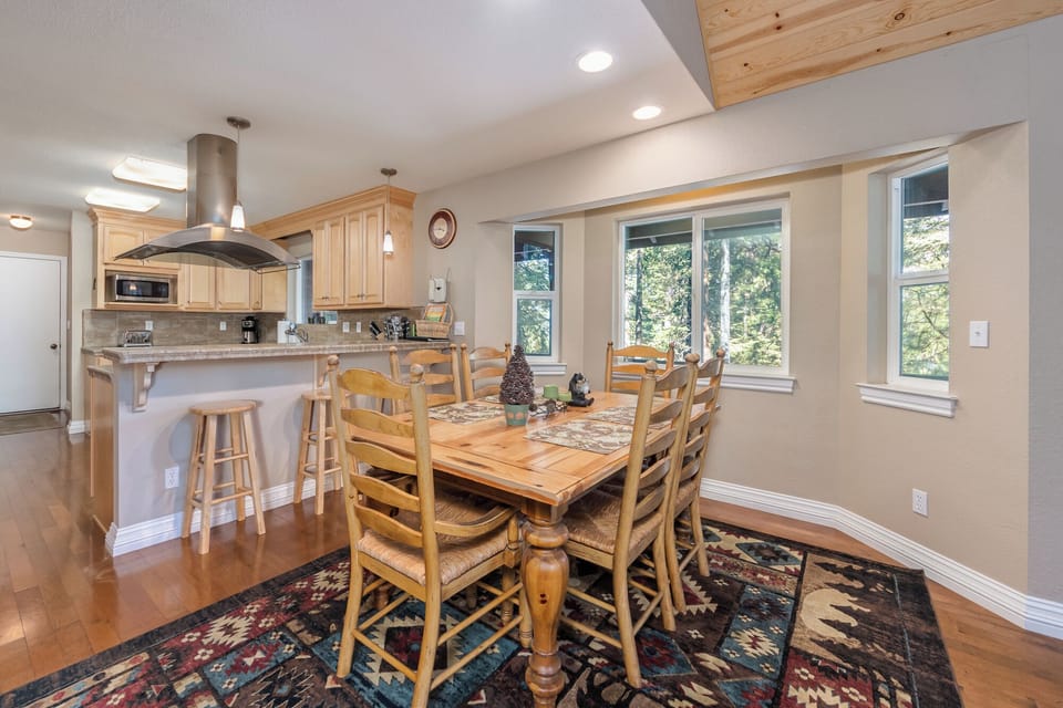 Dining Area 2
