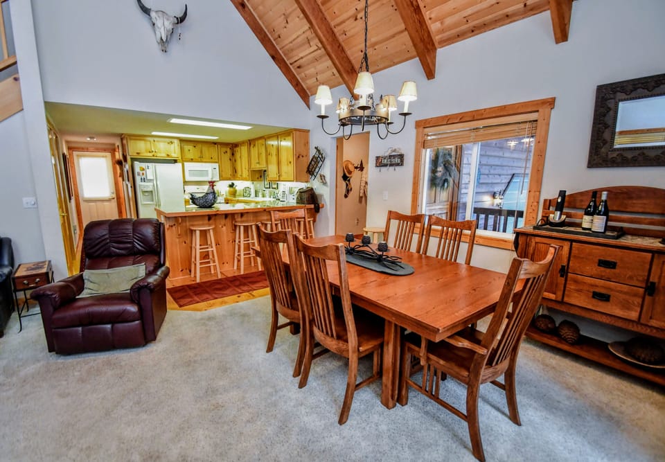 LBV_07_Dining
