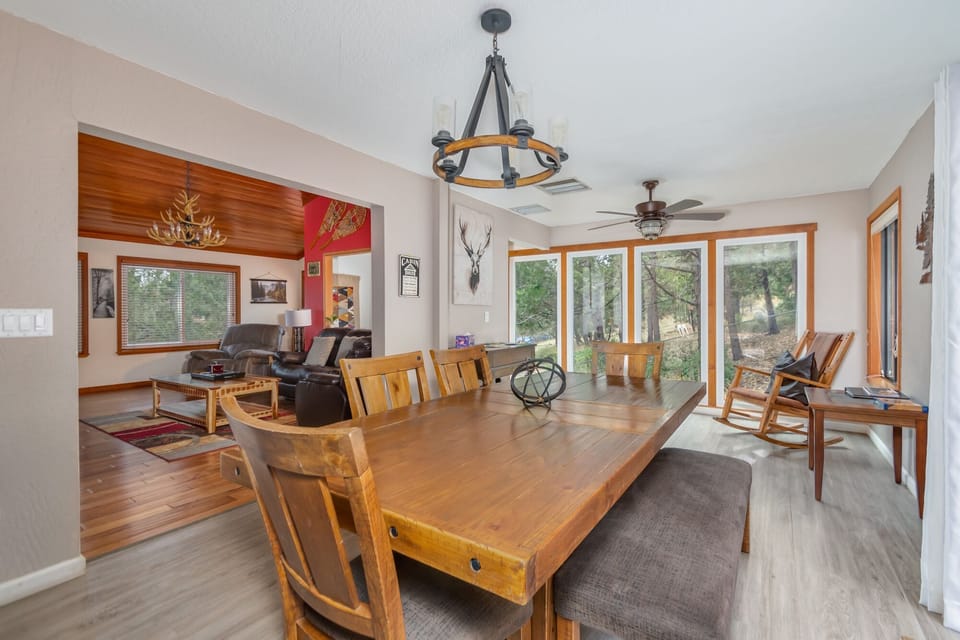 Dining Area 1