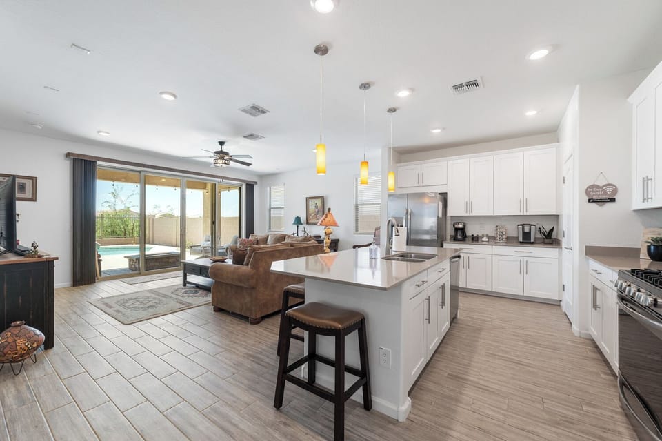 Open concept kitchen/LR
