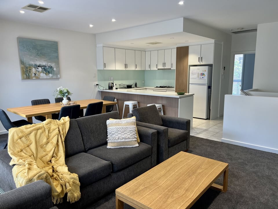 Lounge, dinning & kitchen