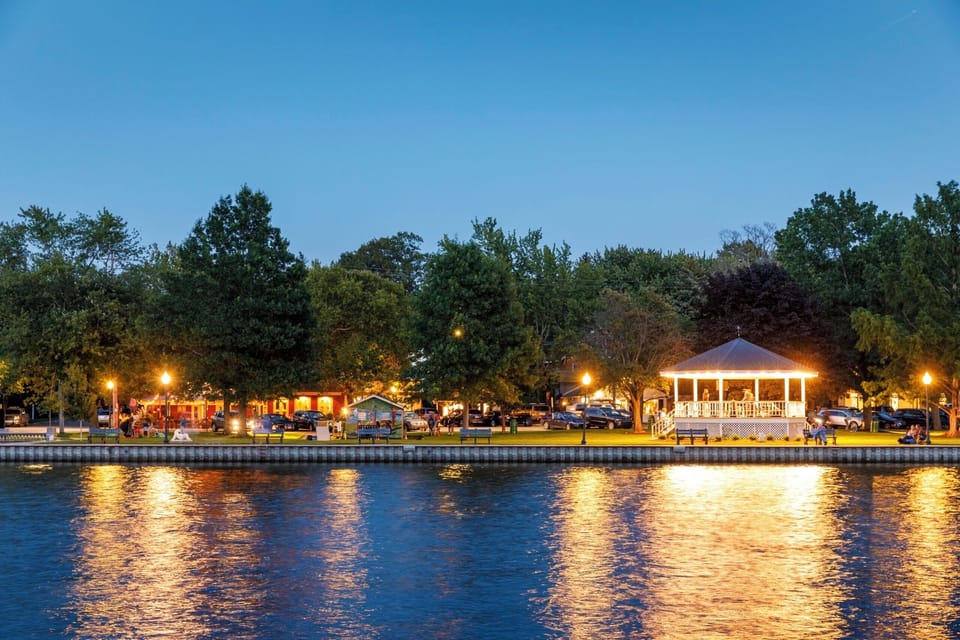 You can see the park & hear music in the summer/fall. The park is bustling 