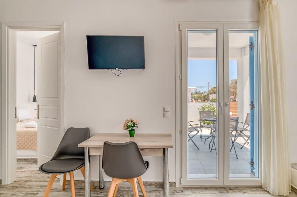 Living Area – Bright & Minimal
Simple and relaxing space to enjoy coffee, read, or unwind.