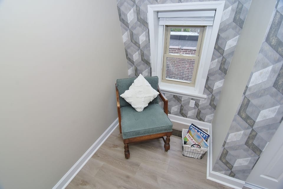 This small reading nook is perfect for unwinding, sitting to work, or changing your surroundings. 
