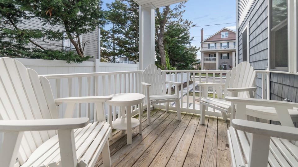 Balcony in front of unit