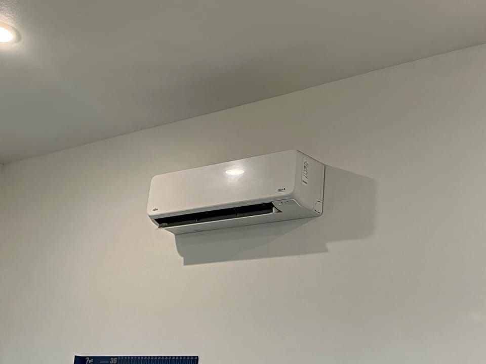 Garage Mini Split (Air Condition/Heater)