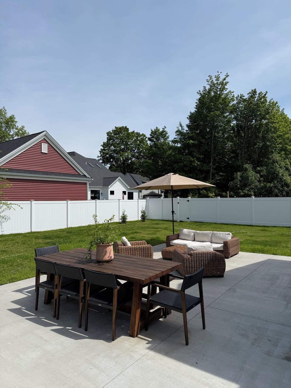 Outdoor dining