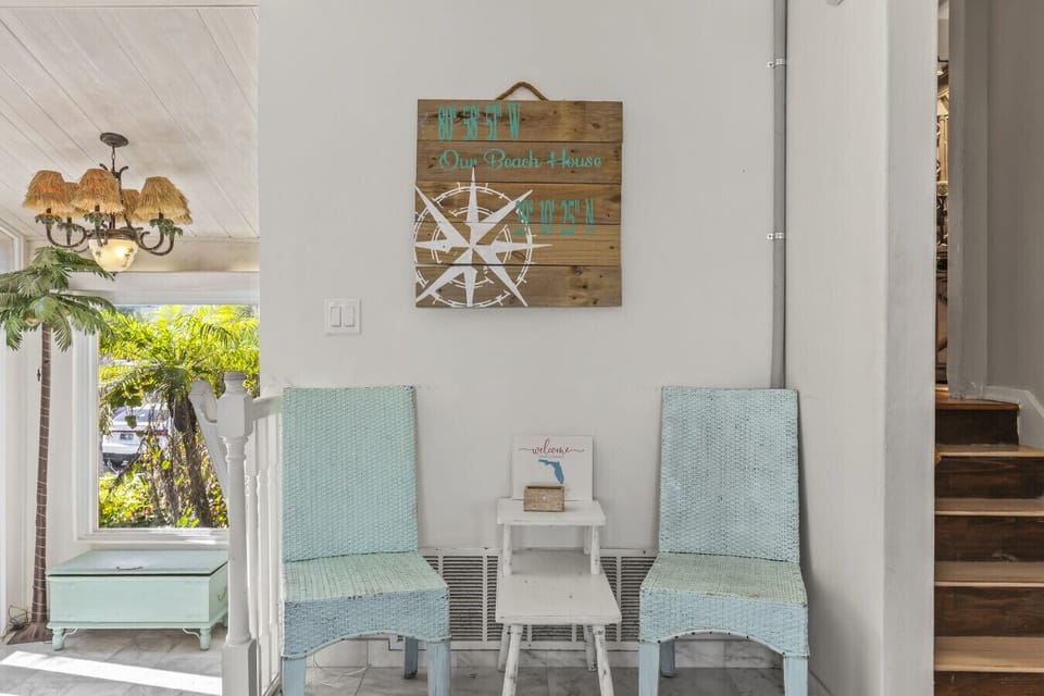 Daytona Beach Oceanfront Pet Friendly Airbnb Living Room