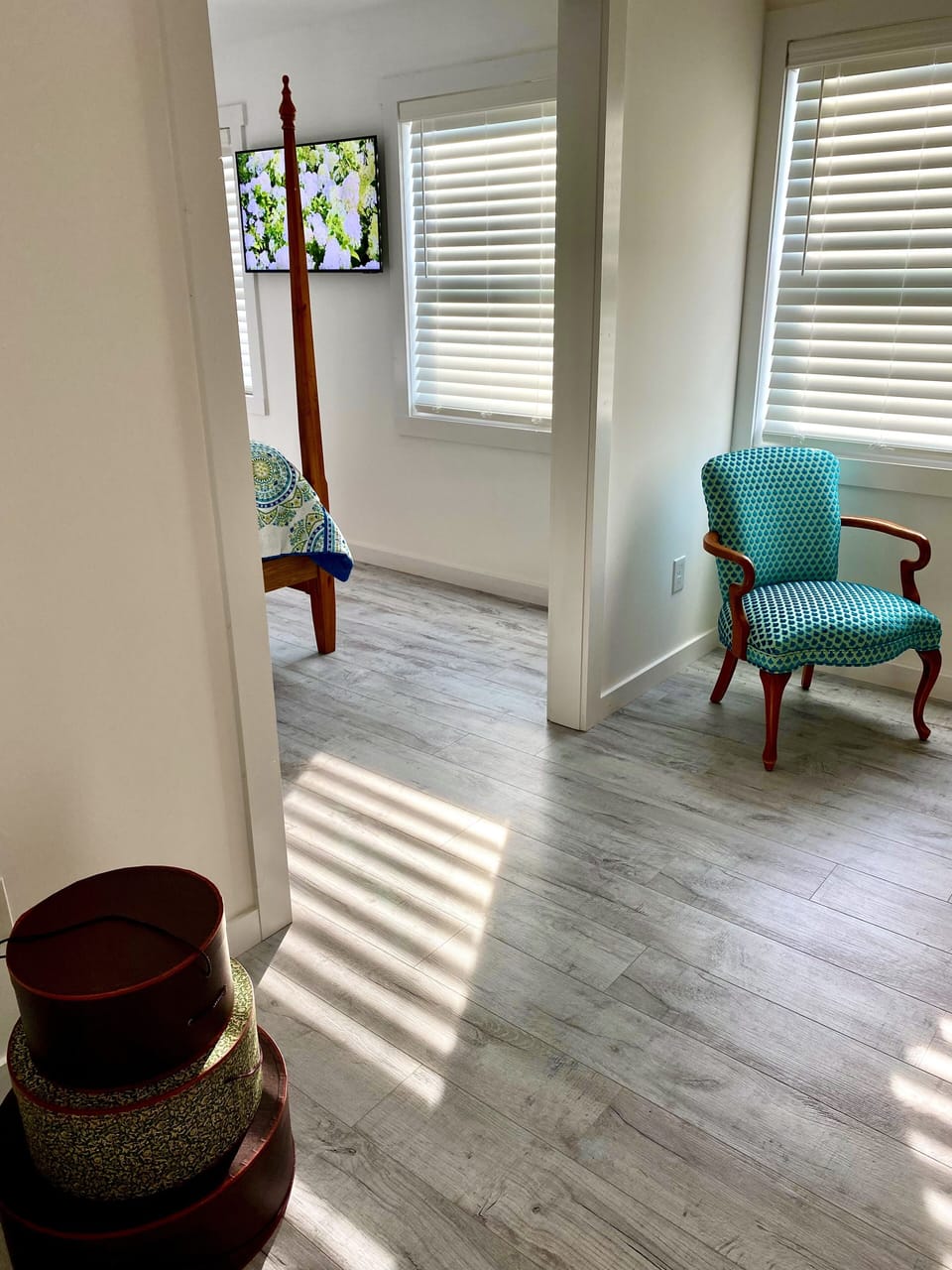 2nd floor bedroom foyer. 