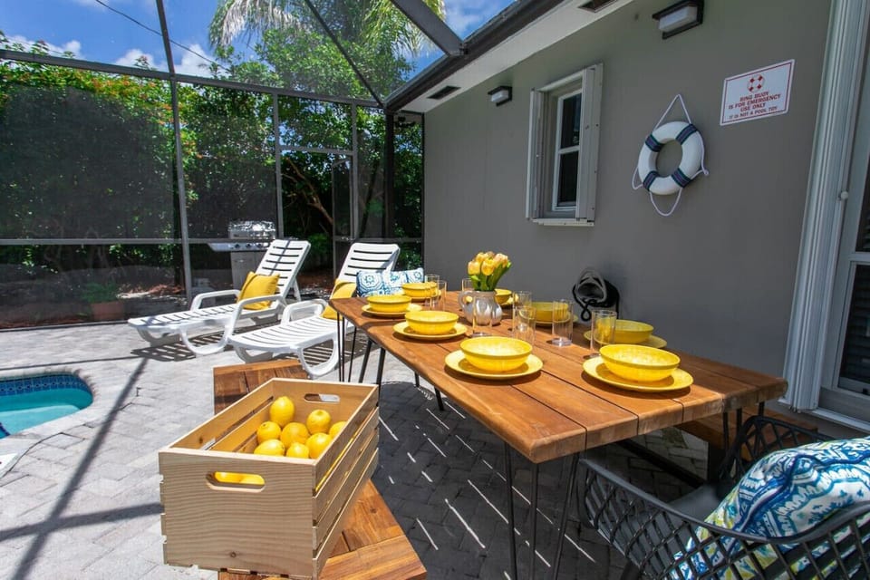 Outdoor dining