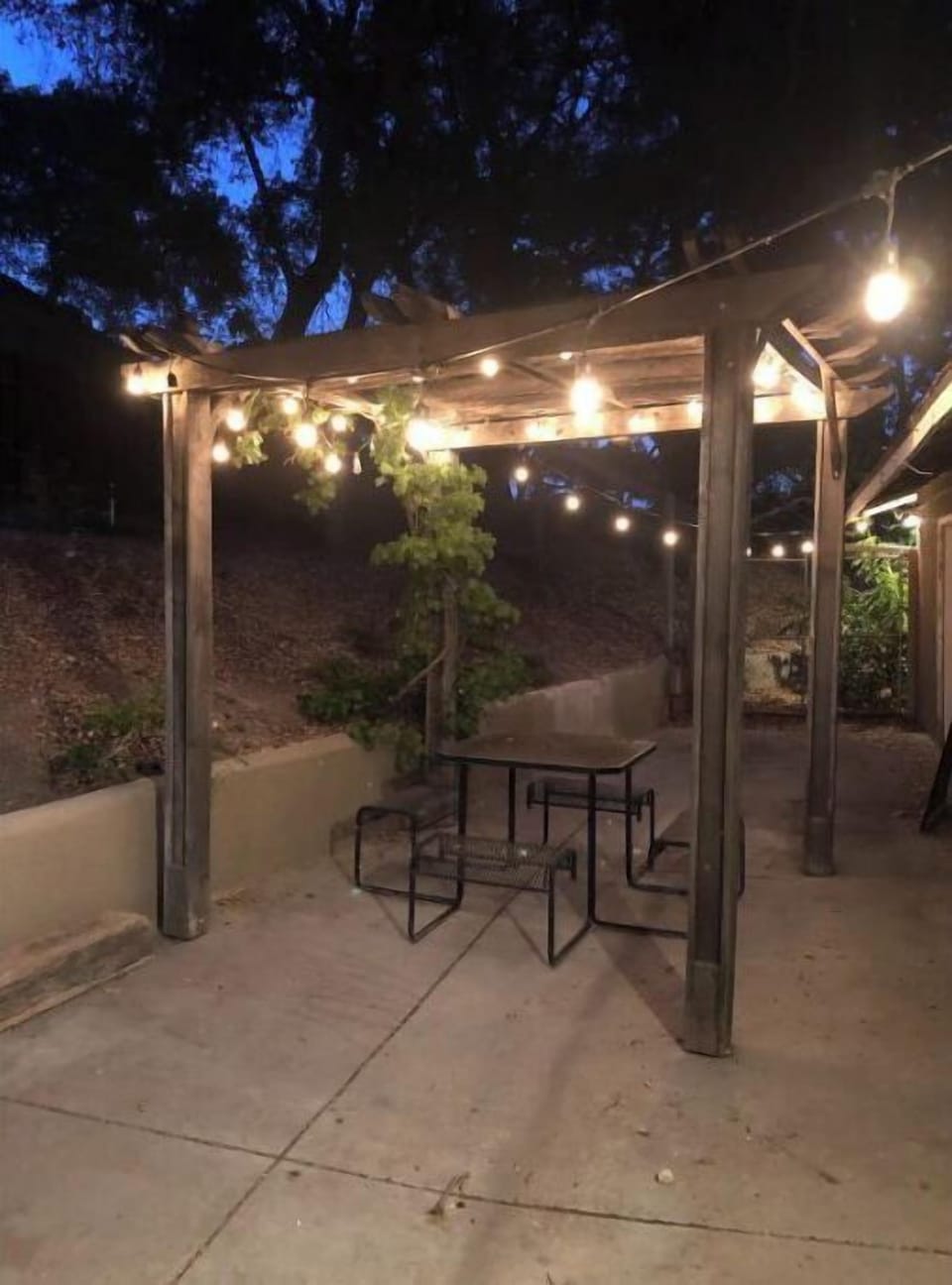 Enjoy the magic of the evenings on the Central Coast 