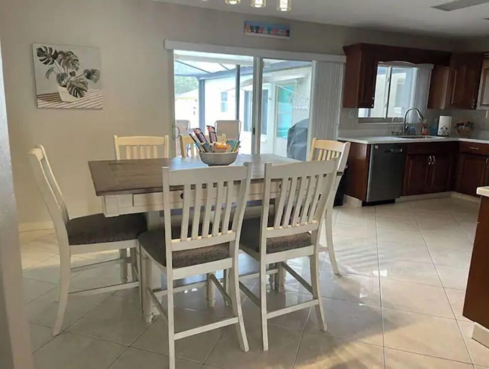 Kitchen table