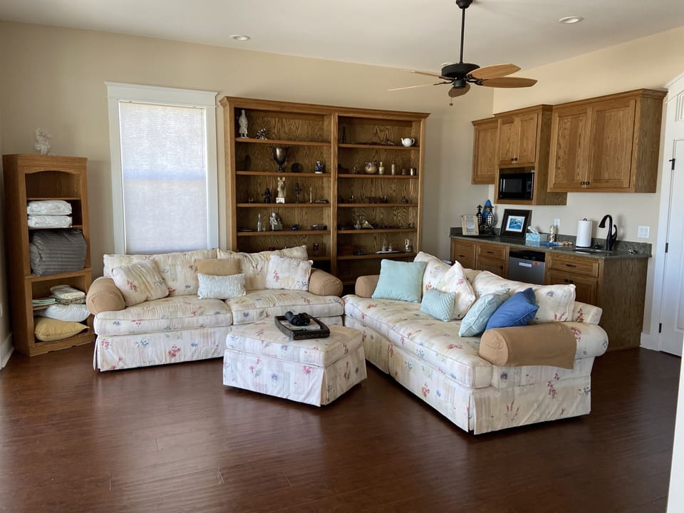 Master suite living room