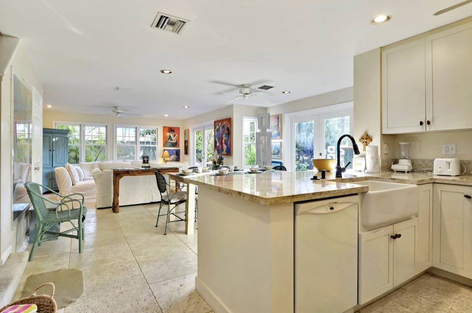 Open floor plan.