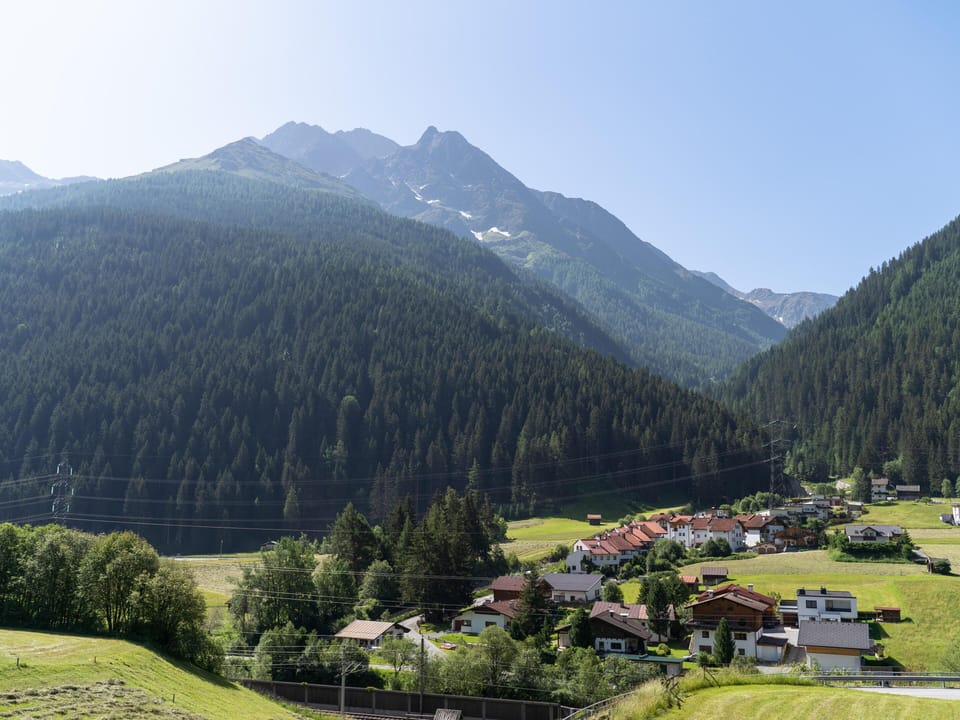 Immediate Surroundings [summer] (<1 km)