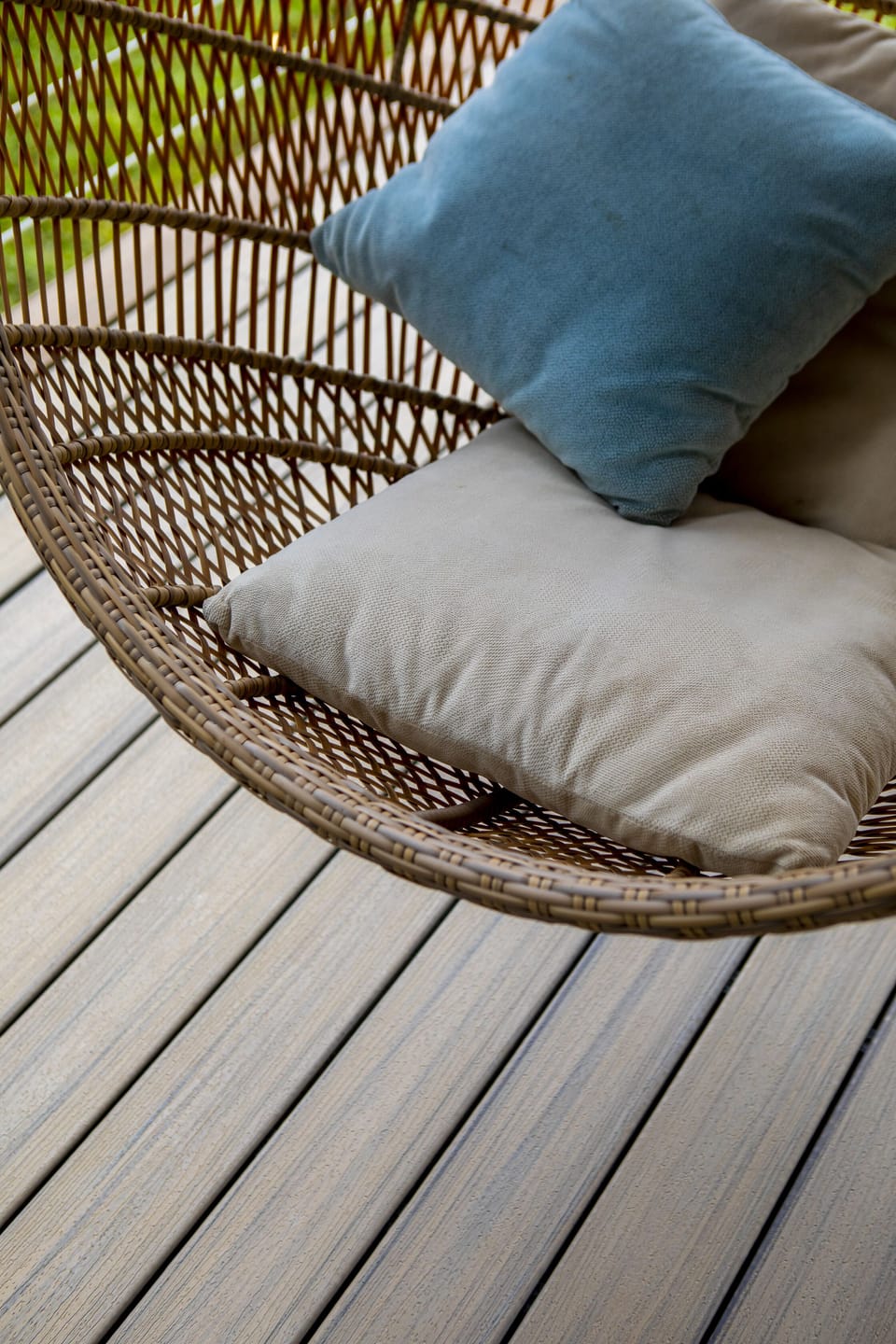 Comfortable hanging chair