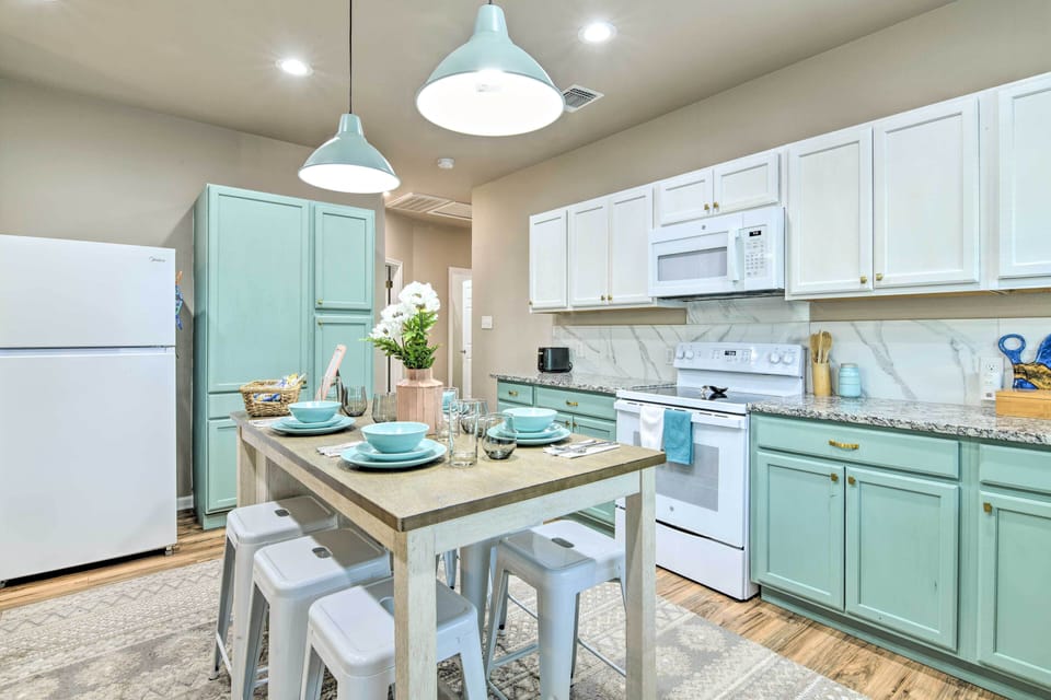 Kitchen | Cooking Basics | Dishware Provided