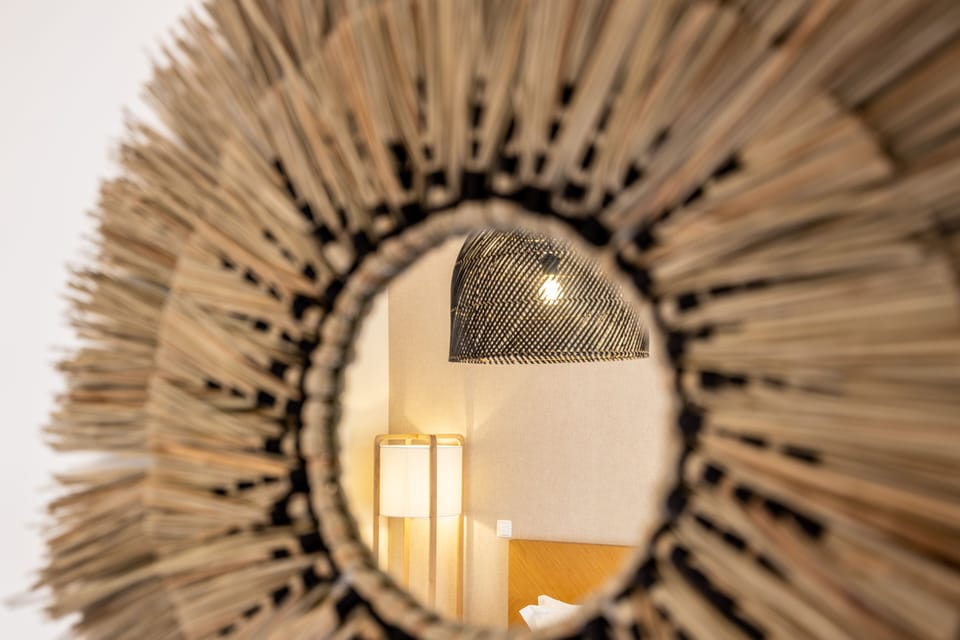 Decoration details