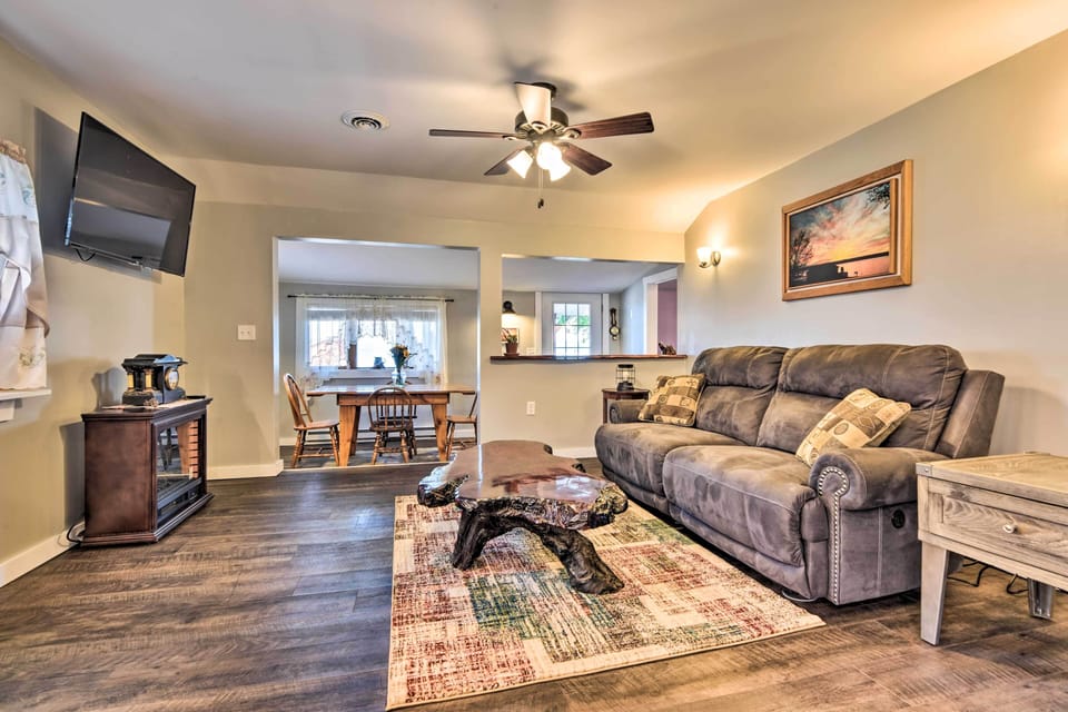 Living Area | Smart TV | Free WiFi | Window A/C Unit | Electric Heating