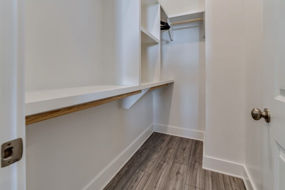 Large-walk-in closet
