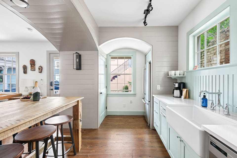Fully Equipped Kitchen and Dining