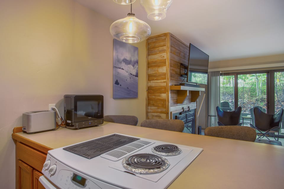 Eat-in kitchen to keep the cook company!