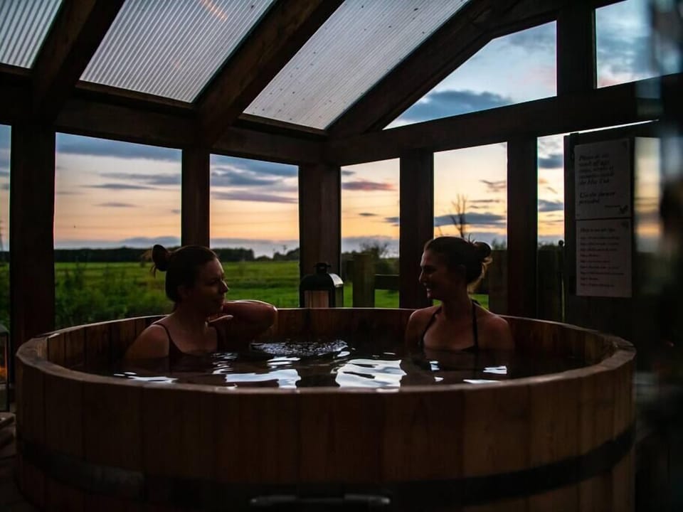 Indoor spa tub