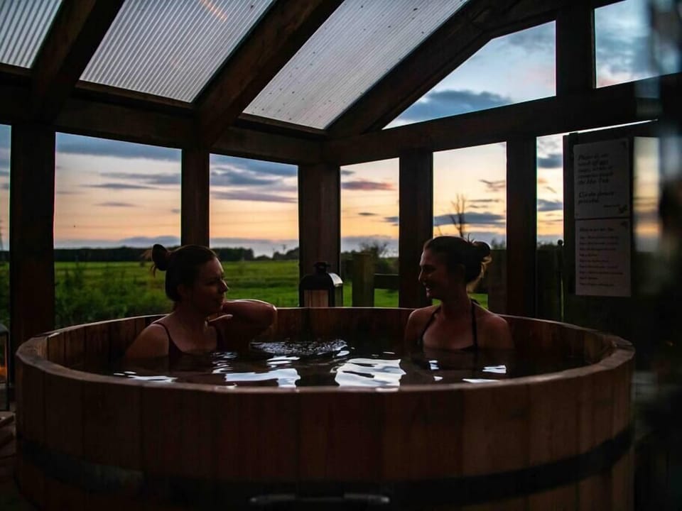 Indoor spa tub